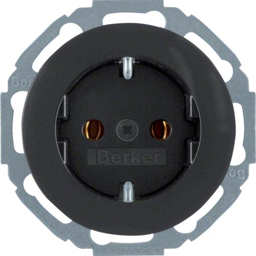 Hager Berker R.classic Toma De Pared (WCD Switchgear) - 47452045