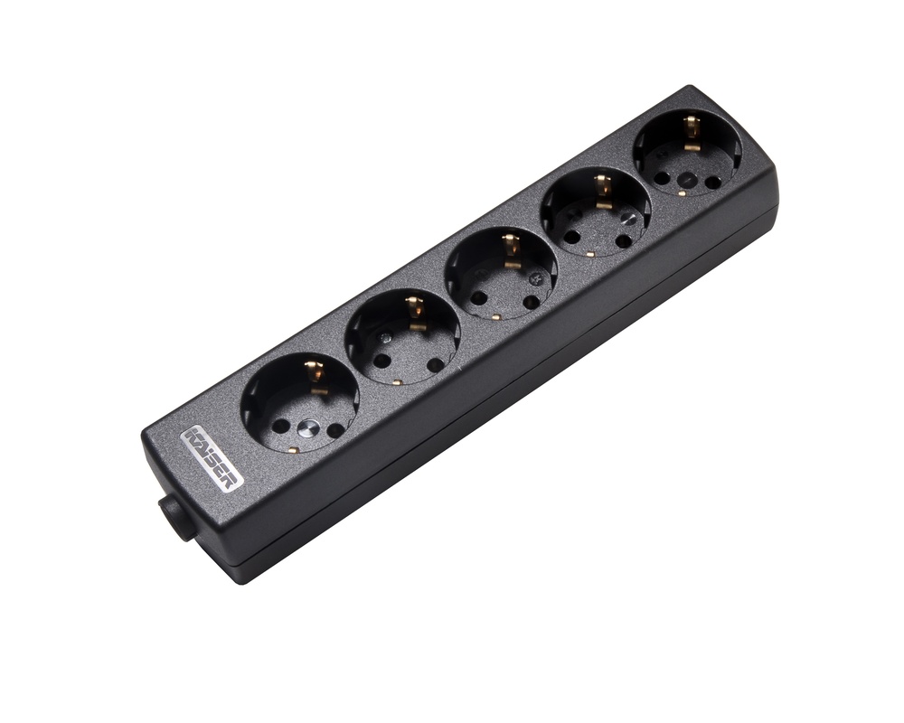 Martin Kaiser 5-Way 45 Degree Black Socket With Grounding (European Socket) - 1065/SW