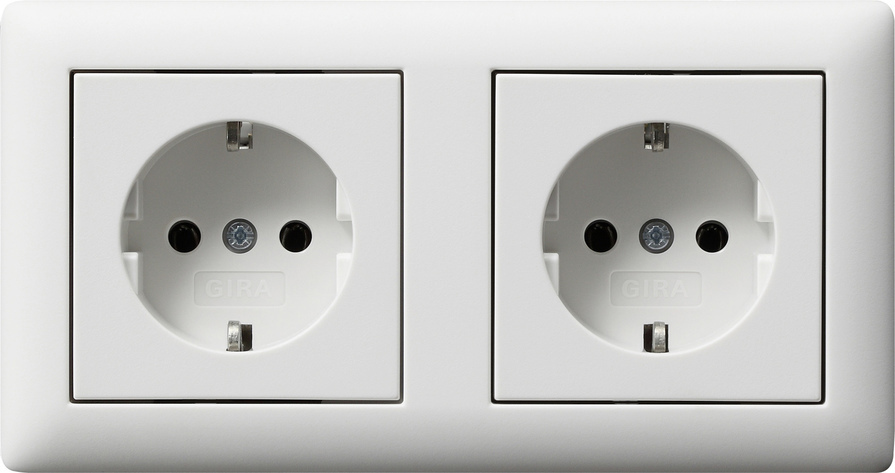 Gira Standard 55 Doppeltes SCHUKO Steckdose Mit Rahmen - 479304